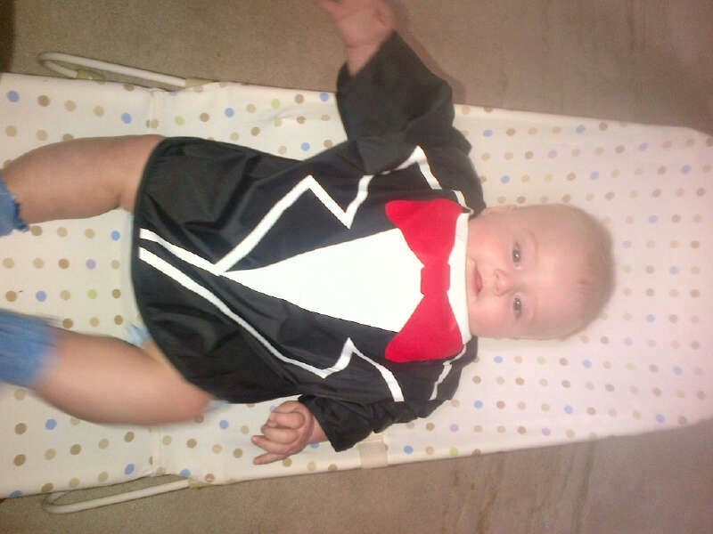 2012-07-17 07.37.36 Smartest baby in town (apart from the socks!)