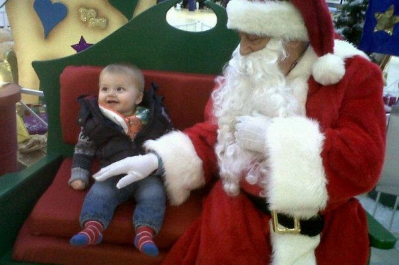 2012-12-17 19.01.27 Stop touching me! I kill you... oh sorry Santa.
