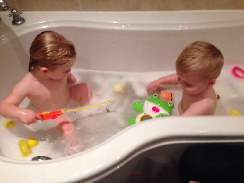 2013-10-13 13.03.41 Bath time with cousin Eva